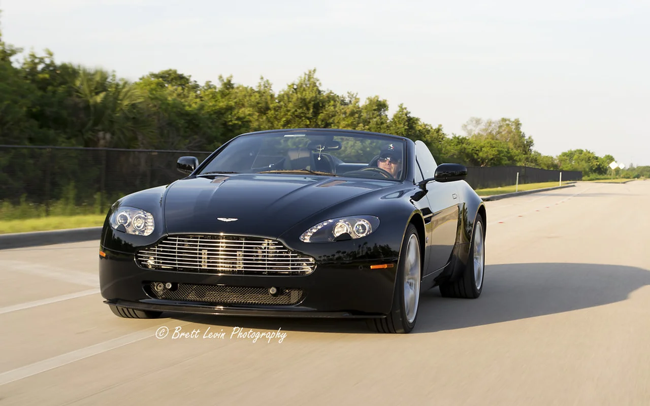 Aston Martin Vantage V12