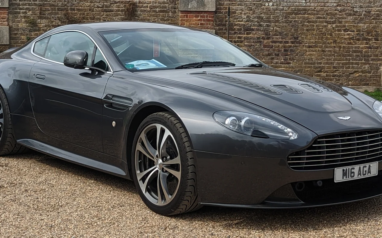 Aston Martin Vantage V8 Vantage Sportshift