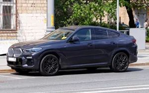 BMW X6 image 1