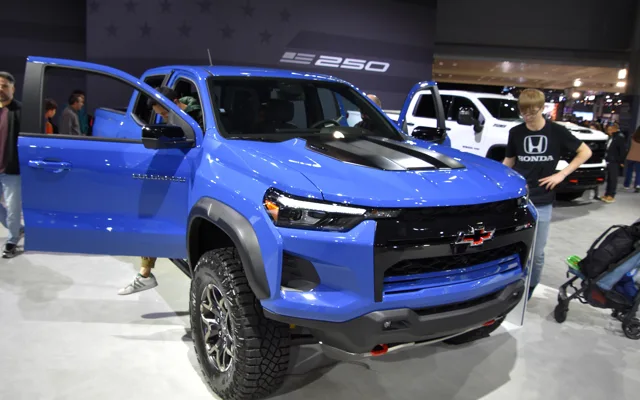 2WD Crew Cab LT