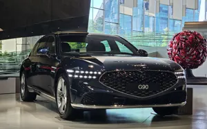 Genesis G90 image 1