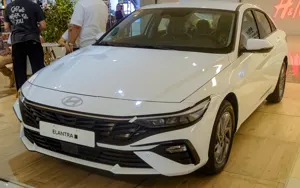 Hyundai Elantra Hybrid Blue Sedan