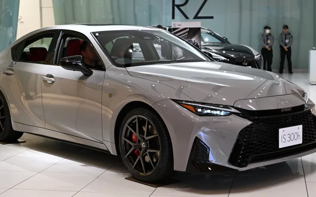 IS 350 F SPORT AWD