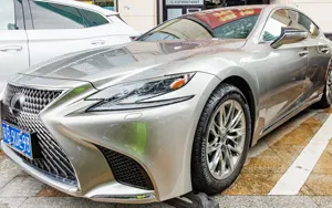 Lexus LS image 1