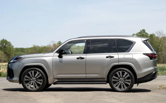 Lexus LX