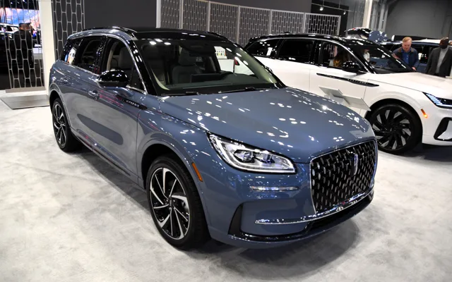 Grand Touring AWD