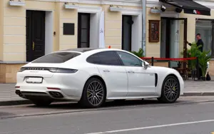 Porsche Panamera Turbo E-Hybrid AWD