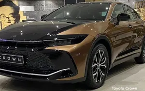 Toyota Crown image 1