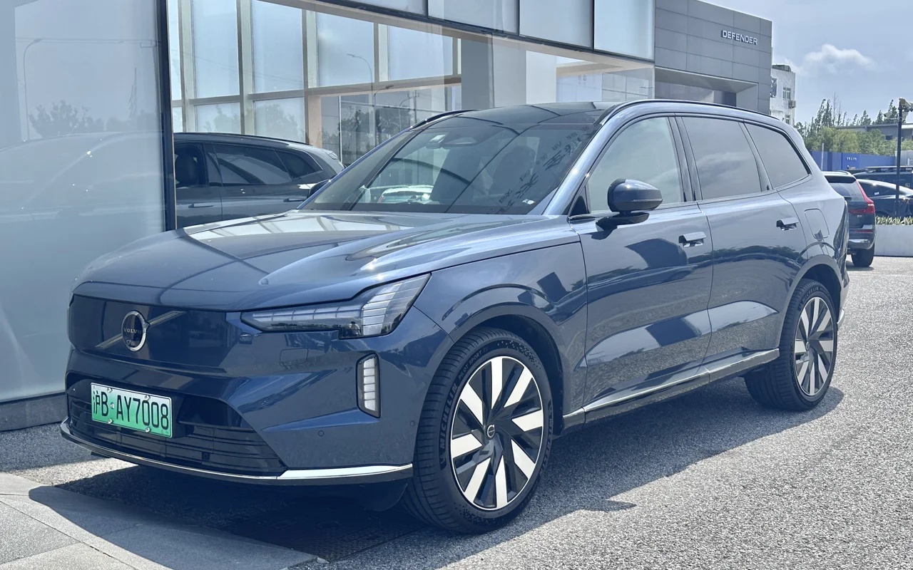 Volvo Ex90
