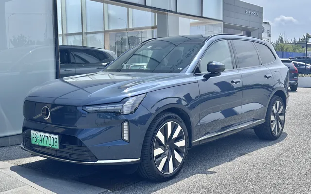 Volvo Ex90