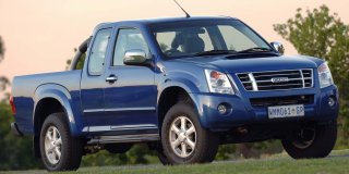 isuzu kb 300 d-teq extended cab 4x4 lx