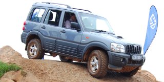 mahindra new scorpio 2.2 crde mhawk 4x2 vlx 8st at